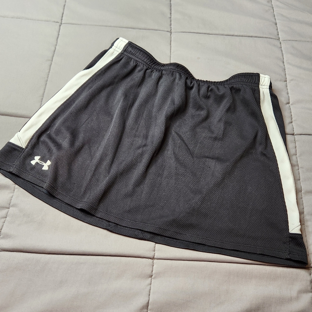 💐 Under Armor Black And White Skirt